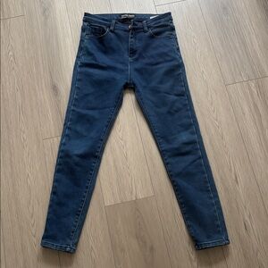 Women's fleece lined high rise jeans size 27